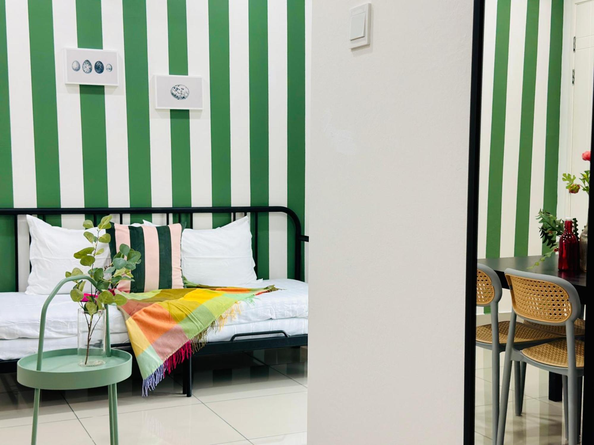 The Sun 1 Or 3br 4 To 10 Pax Wl Pangsapuri